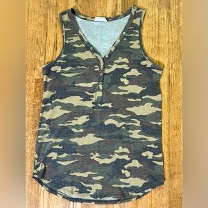 CBRAND CAMO SLEEVELESS TOP